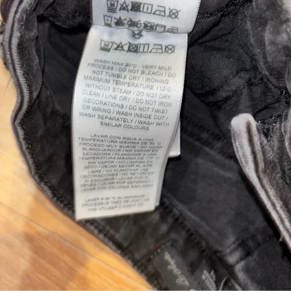 Guess Los Angeles Shorts with Floral Embroidery Size 31 - Picture 5 of 7